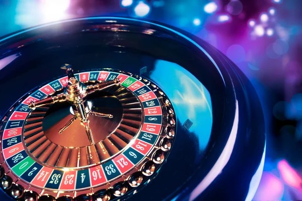 Live dealer at lineage Mega Wheel table